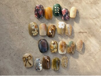 シルニー リム(Silny rim)/アシンメトリーニュアンスネイル