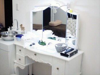 ライトビューティ 渋谷本店(Light Beauty)/店内広々とした鏡でチェック！