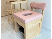 アンバー 恵比寿(AMBER)/こだわりのヒノキ椅子