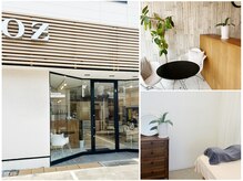 オズ(OZ)の雰囲気（入口と店内♪【まつげパーマ/パリジェンヌ/眉毛/マツエク/春日】）