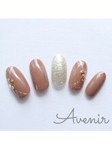 アヴィニール 表参道(Avenir)/シックストーン