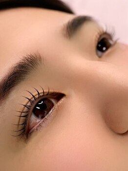 ネイルズ ヴィヴィアン(Nail's Vivienne)の写真/クラウンラッシュリフト＆ワキ脱毛セット！高級脱毛器で脱毛しながらイオン導入【¥7700/24歳未満は¥5000!】