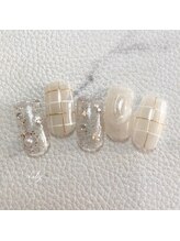 リリー(Lily)/ホワイトネイル