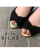 リッシュ(RICHE)/ぷっくりお花ネイル