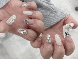 【山田】キラキラシルバーネイル