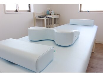 ひびき鍼灸整体院/清潔感あるブルーを基調とした院