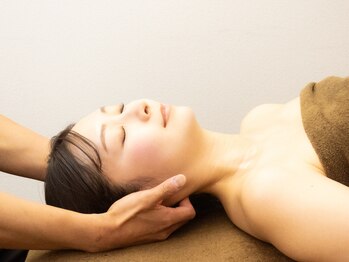 サロンケイ(Salon K)/首肩まわり