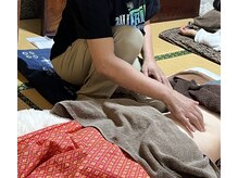 トークセン ビハーラ/チネイザン(タイ式腸もみ)