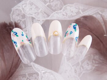シューズネイルプロデュース/小花柄フレンチネイル