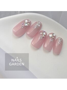 ネイルズガーデン(NAILS GARDEN)/キラキラビジューネイル