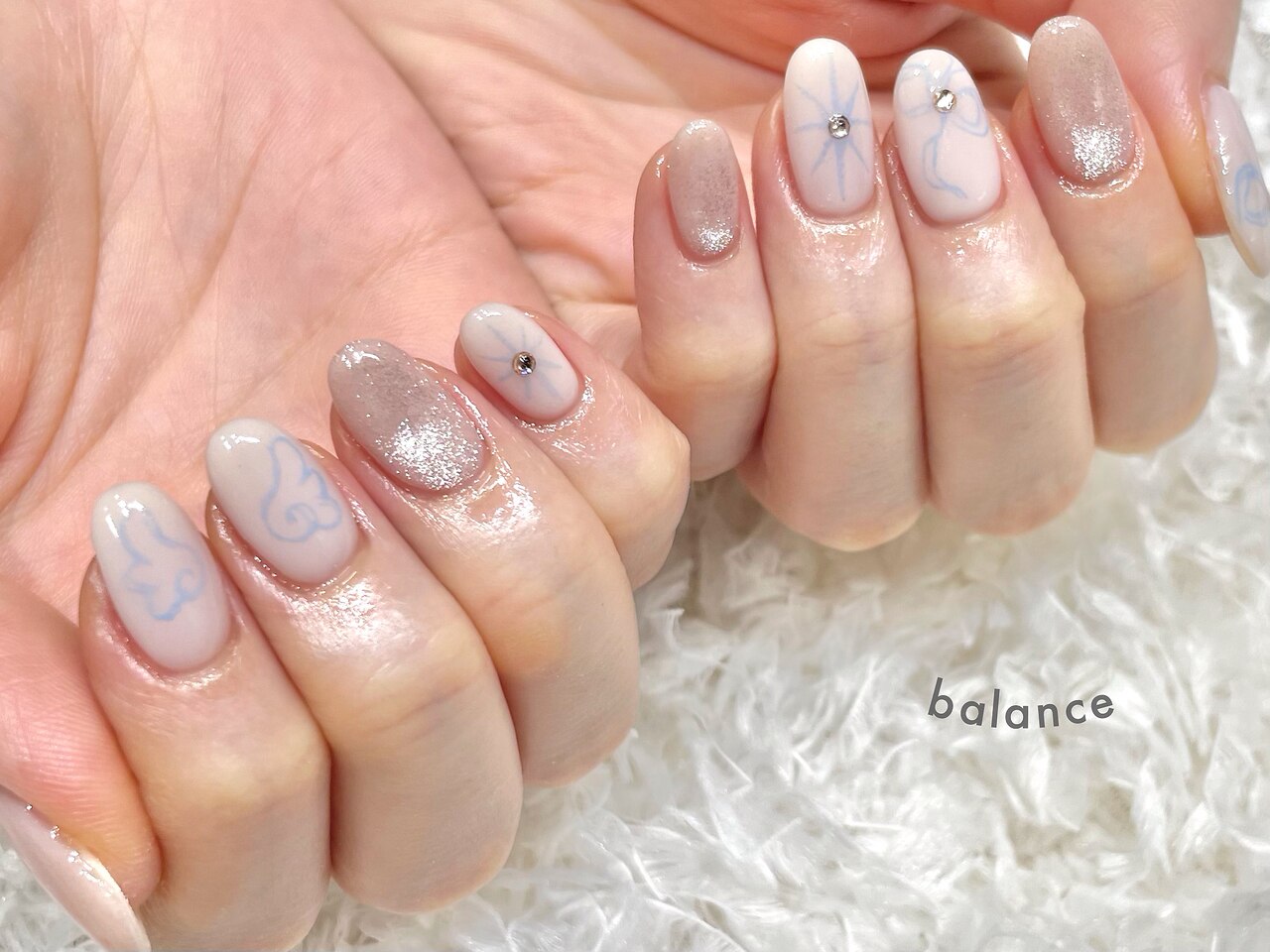 ホワイトワンカラー 2026年冬トレンド】ホワイト ワンカラー ハンドのネイルデザイン集