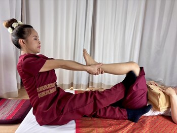 タイ古式マッサージ 宇都宮の写真/【タイ人セラピストによる伝統のタイ古式☆】ググっと気持ちよく伸ばしてストレッチ！施術後はスッキリ◎