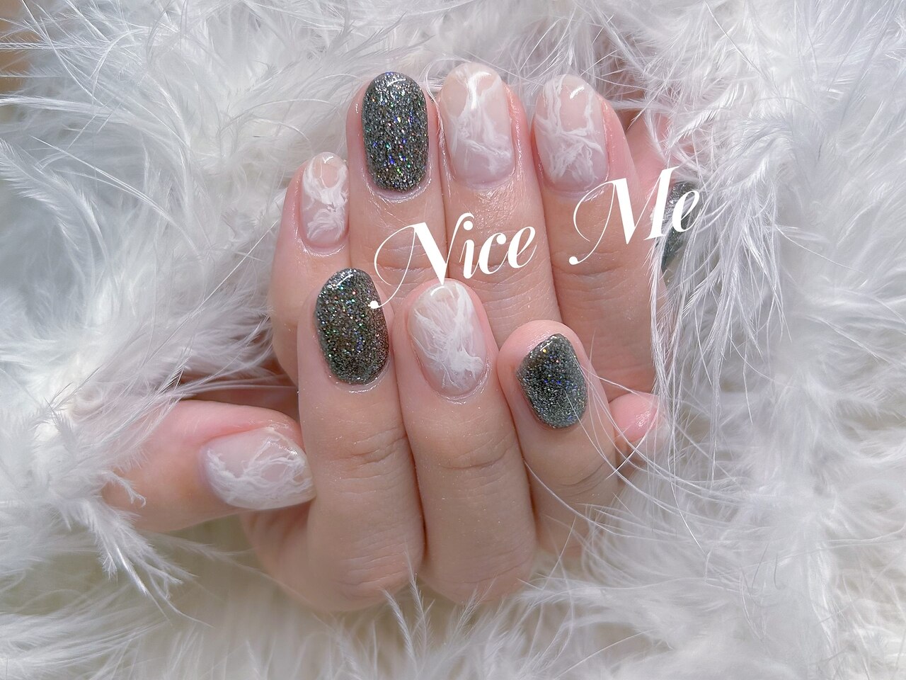 ネイルチップ ワンホン ビジュー スタッズ ラメ 2025年秋トレンド