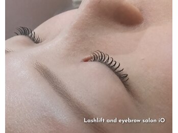 イオ(iO)の写真/【まつげサロンデビューの方も大歓迎◎】派手すぎない上品カールでキレイに♪お得なまつげパーマのペア割有