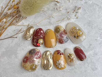 マニッシュ(Manish)/赤とからし色の和柄ネイル