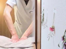 リラクゼーションスペースの雰囲気(ロングメニューがおすすめ|もみほぐし/ドライヘッドスパ/足つぼ)