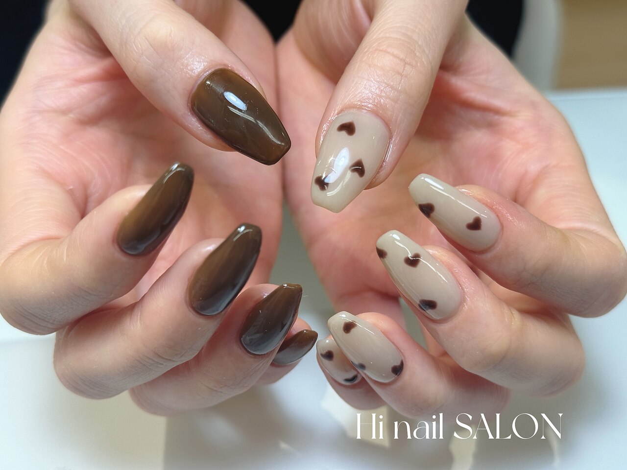 2026年冬トレンド】シンプル ハート ハンドのネイルデザイン集｜人気順