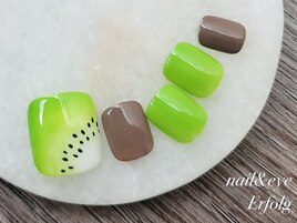 ６月の新作フルーツフットネイル