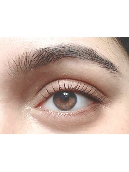 ナチュラル上品な目元にしたい