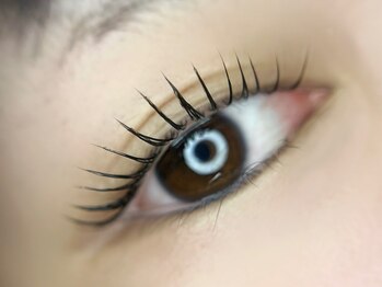 ネロリ バイ エイティスト(neroli by 8ist)/パリジェンヌ［新宿/新宿駅］