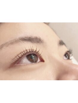 ナチュラル上品な目元にしたい