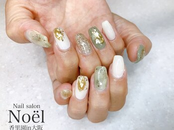 ノエル(Noel)/カーキ×ニュアンスネイル