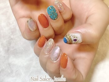 ジャミーラ(Jamila)/手描きアート＋定額デザイン