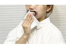 ビーホワイト 名古屋金山店(BE WHITE)/歯の水分の拭き取り