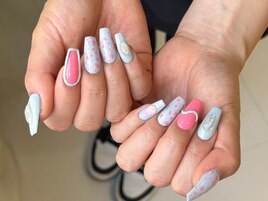 グレー×ピンク 個性派デザイン