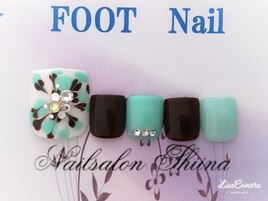 フットネイル8000円