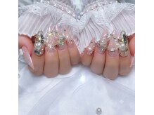 フィオネ(Fione)の雰囲気(痛ネイル/ネイルチップ)