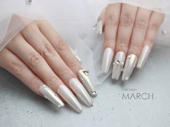 ネイルズイブ マーチ 天満店(nails ibu MARCH)/White Moon Mist