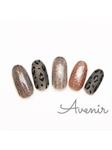アヴィニール 表参道(Avenir)/シースルーレオパードネイル