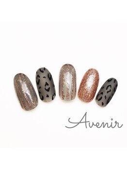 アヴィニール 表参道(Avenir)/シースルーレオパードネイル