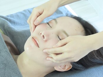 ソワン(Sowan)/顔のツボ押し