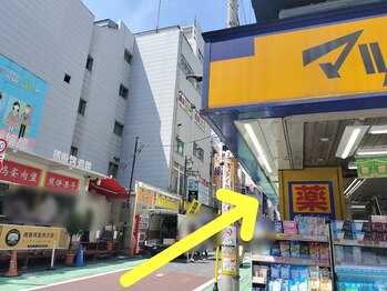 フラット 新宿新大久保店(FLAT)/JR新大久保駅からの道のり【２】