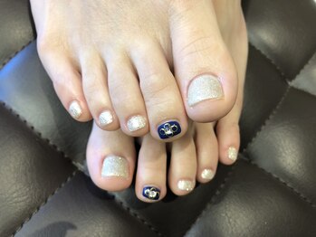 プラハネイル(+HER 美甲)/ラメデザイン