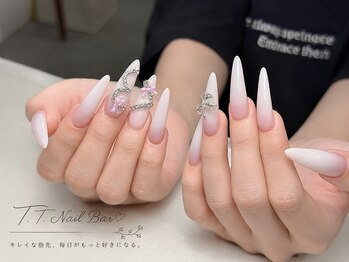 ティティネイルバー(T.T Nail Bar)の写真/《持ち込みデザイン￥7600～》長さ出しで綺麗な指先に◎シンプル～華やかまで豊富なデザインをご用意♪