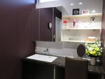 ナゴミ(和深 nagomi)/パウダールーム