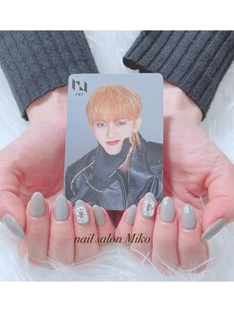 ミコ(Miko)/グレーワンカラーシルバーパーツ