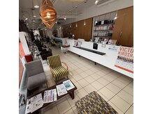 オッドジョブス ネイルアンドアイラッシュ 庚午店(odd jobs)の雰囲気（1F美容院にてお迎えいたします♪）