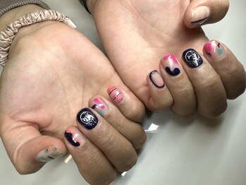 サラサネイルズ 代官山 恵比寿(sarasanails)/手描き/ちぐはぐ