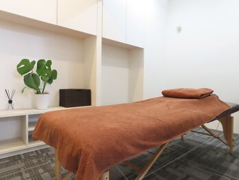 薮下整体院 札幌円山店/清潔感のある施術スペース