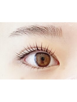 ナチュラル上品な目元にしたい