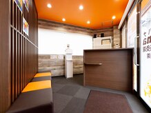 オハナ接骨院 鍼灸院 初芝駅前院(Ohana接骨院 鍼灸院)/待合室