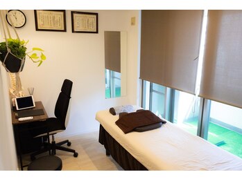 心斎橋長堀フェムテック整骨院/姿勢矯正 骨盤矯正 整体 整体