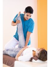 骨盤プラチナ整体院 渋谷スクランブル院 比嘉 康太