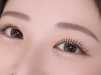 ケイトステージラッシュ 広島八丁堀店の写真/SNSで話題のまつ毛パーマ《パリジェンヌラッシュ》で上向きまつ毛をキープ♪多種多様のデザインにも対応◎