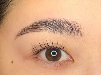 エイチドットユー(H.U)の写真/【お顔の印象はアイブロウで決まる！】ハイブリッドブロウリフトで難しいまゆ毛を整えて理想の形に◎