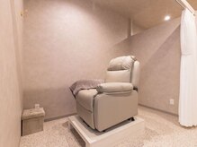 イー アンド アイズビューティー 狐島店(e& eyes beauty)の雰囲気（全室完全個室のリクライニングチェア♪）
